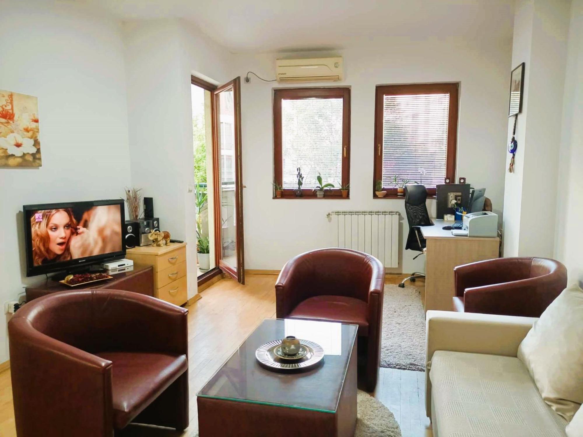 Centar Apartment Aleks Skopje Buitenkant foto