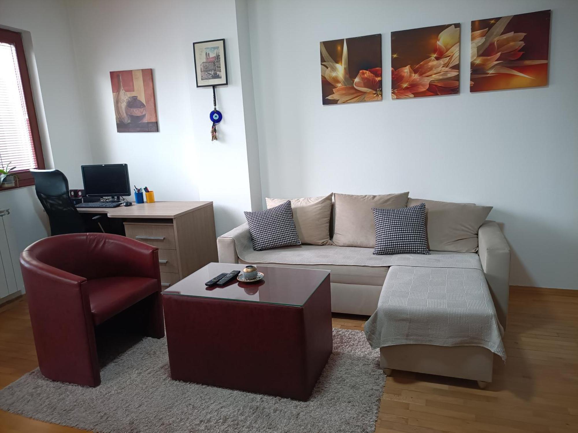 Centar Apartment Aleks Skopje Buitenkant foto