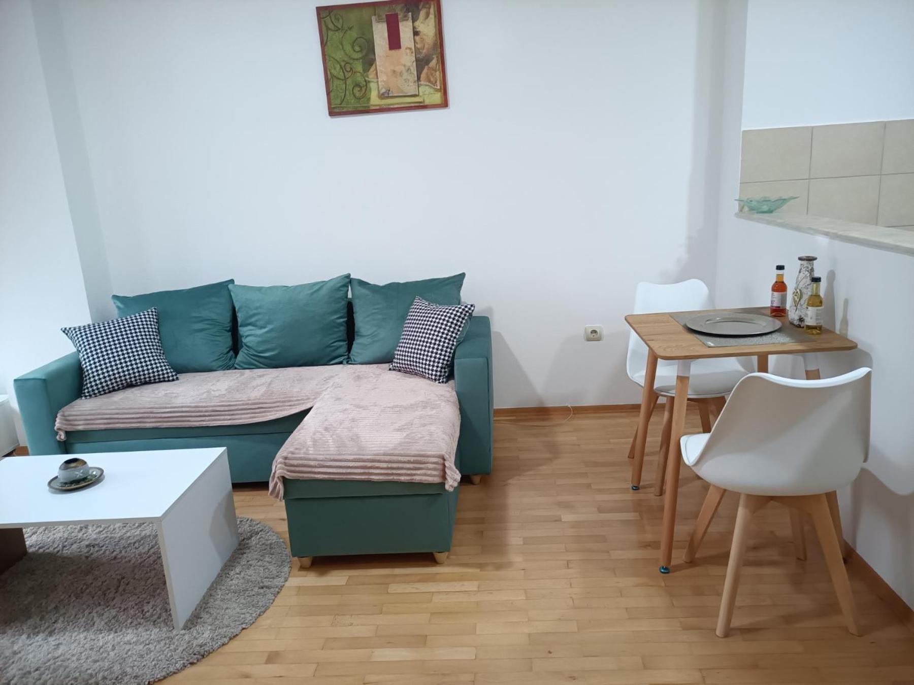 Centar Apartment Aleks Skopje Buitenkant foto